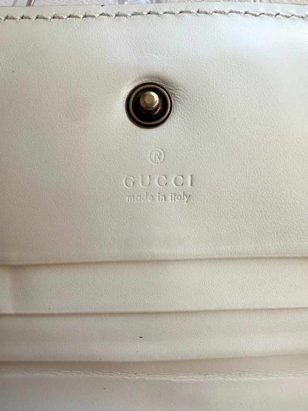 Gucci Signature Cherry Leather Compact Wallet - Authentic - White - New w/ Flaws - Picture 9 of 14